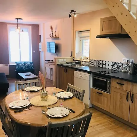 Le Franc 1949 Nyaraló Toussaint